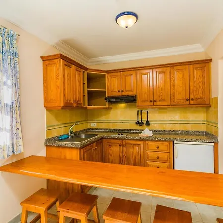 Apartment Residencial El Conde #8 *